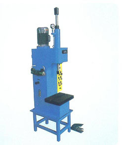 高效率相对稳定的生产设备——四柱液压机