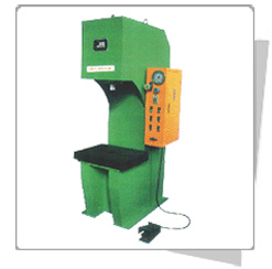 单柱液压机怎样进行安全操作