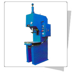 单柱液压机组合阀有哪些构成 单柱液压机组合阀有哪些构成